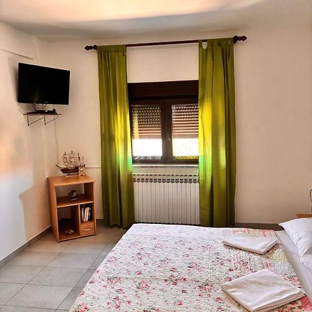 Ruza I Natalija Apartment Карлобаг Екстериор снимка
