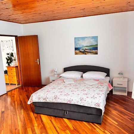 Ruza I Natalija Apartment Карлобаг Екстериор снимка